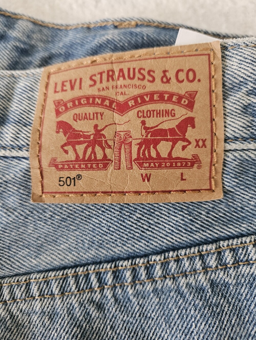 Levi's 501 Women's Shorts Size 28 - Picture 4 of 7